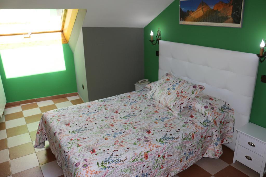 شقوبية Hostal Don Jaime II المظهر الخارجي الصورة