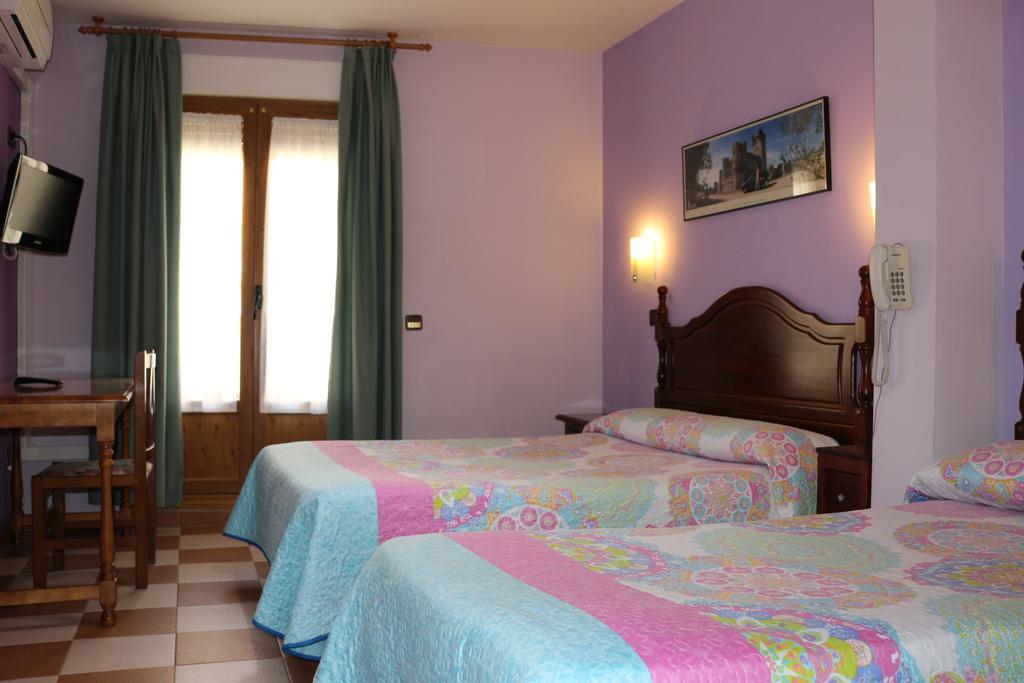 شقوبية Hostal Don Jaime II المظهر الخارجي الصورة
