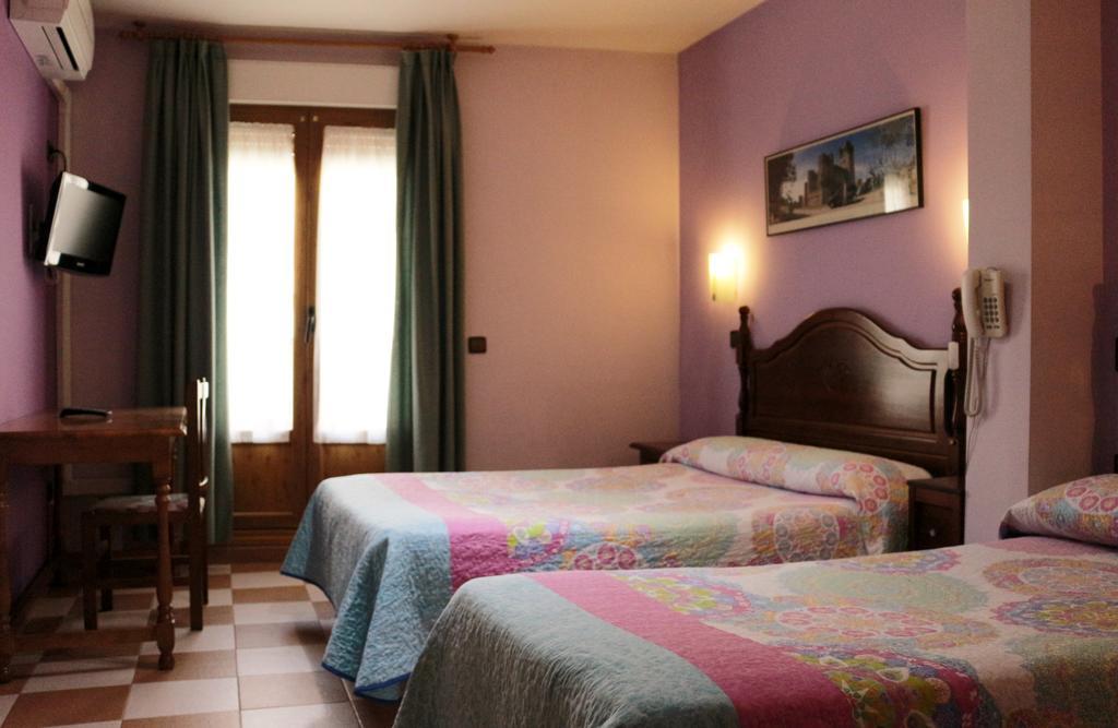 شقوبية Hostal Don Jaime II المظهر الخارجي الصورة