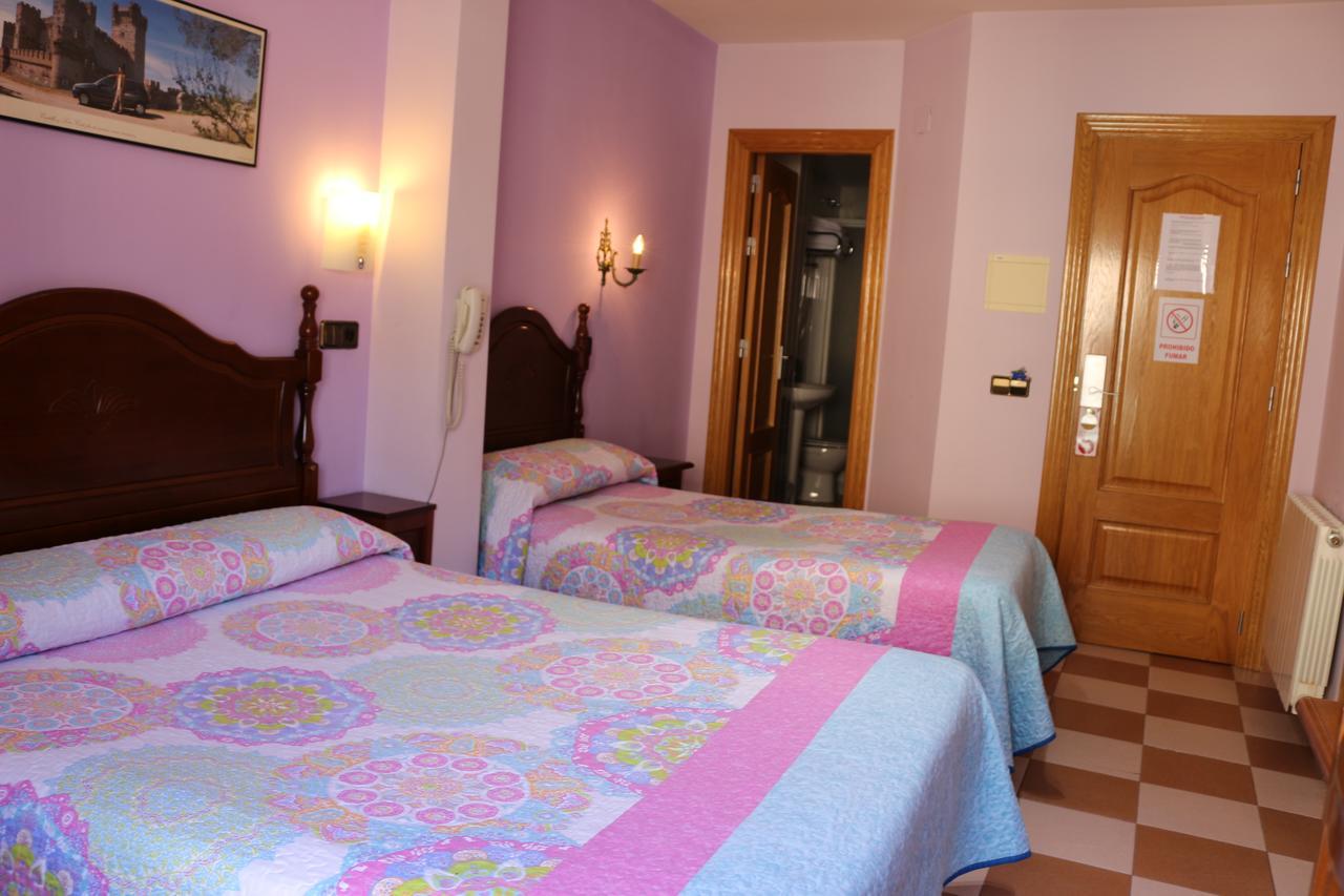 شقوبية Hostal Don Jaime II المظهر الخارجي الصورة