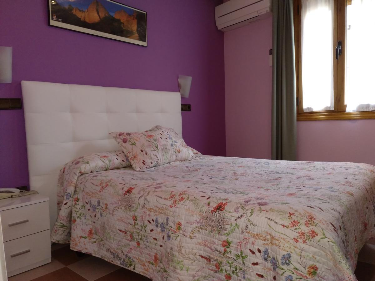 شقوبية Hostal Don Jaime II المظهر الخارجي الصورة