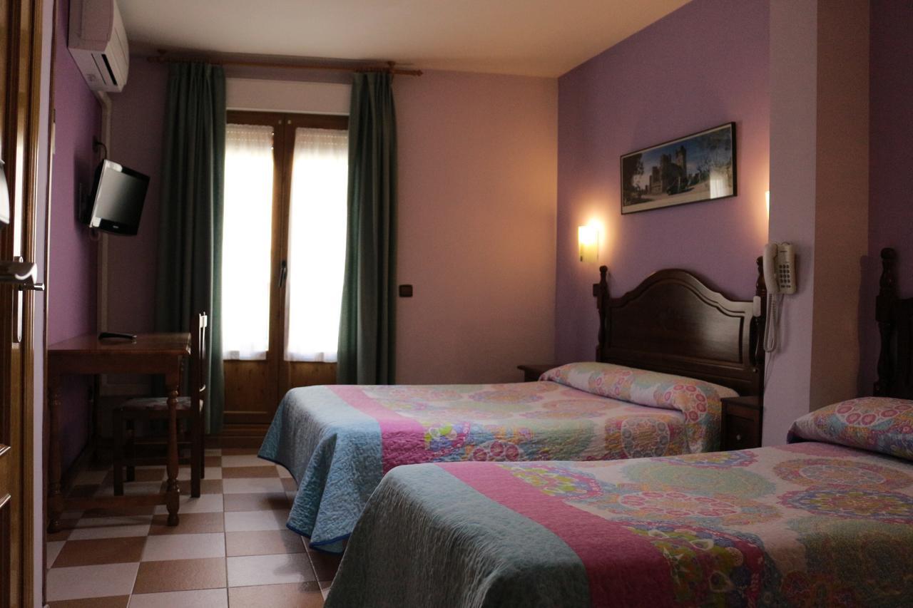 شقوبية Hostal Don Jaime II المظهر الخارجي الصورة