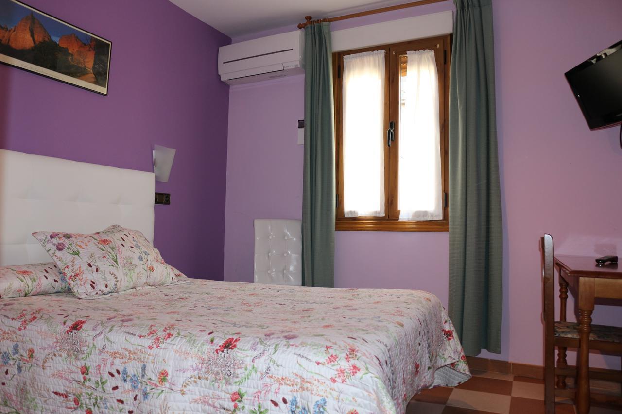 شقوبية Hostal Don Jaime II المظهر الخارجي الصورة